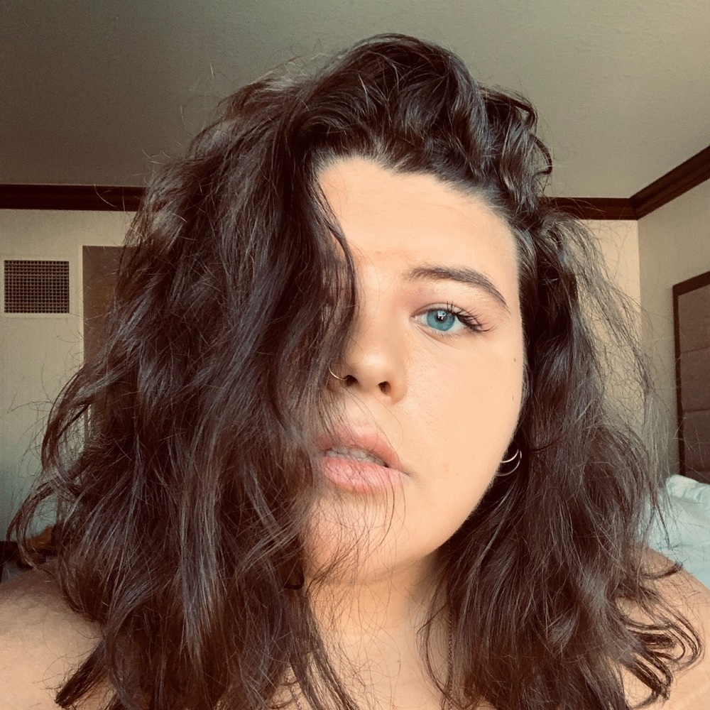 Meet your Posher, Amalia